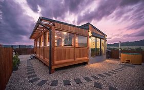 Rajska polana Domki PREMIUM ,na odludziu z prywatną BALIĄ z jacuzzi i sauną ,basen podgrzewany,Cisza,rowery elektry,góry,astroprzygoda,- Adršpach, Skalne Miasto, Zamek Książ,Andrzejówka,Karpacz, Śnieżka,Janskie Laznie